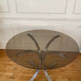 Table ronde en métal et verre fumé années 70