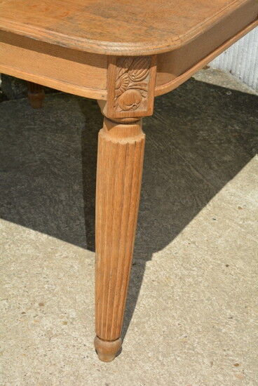 Table for dining with extension