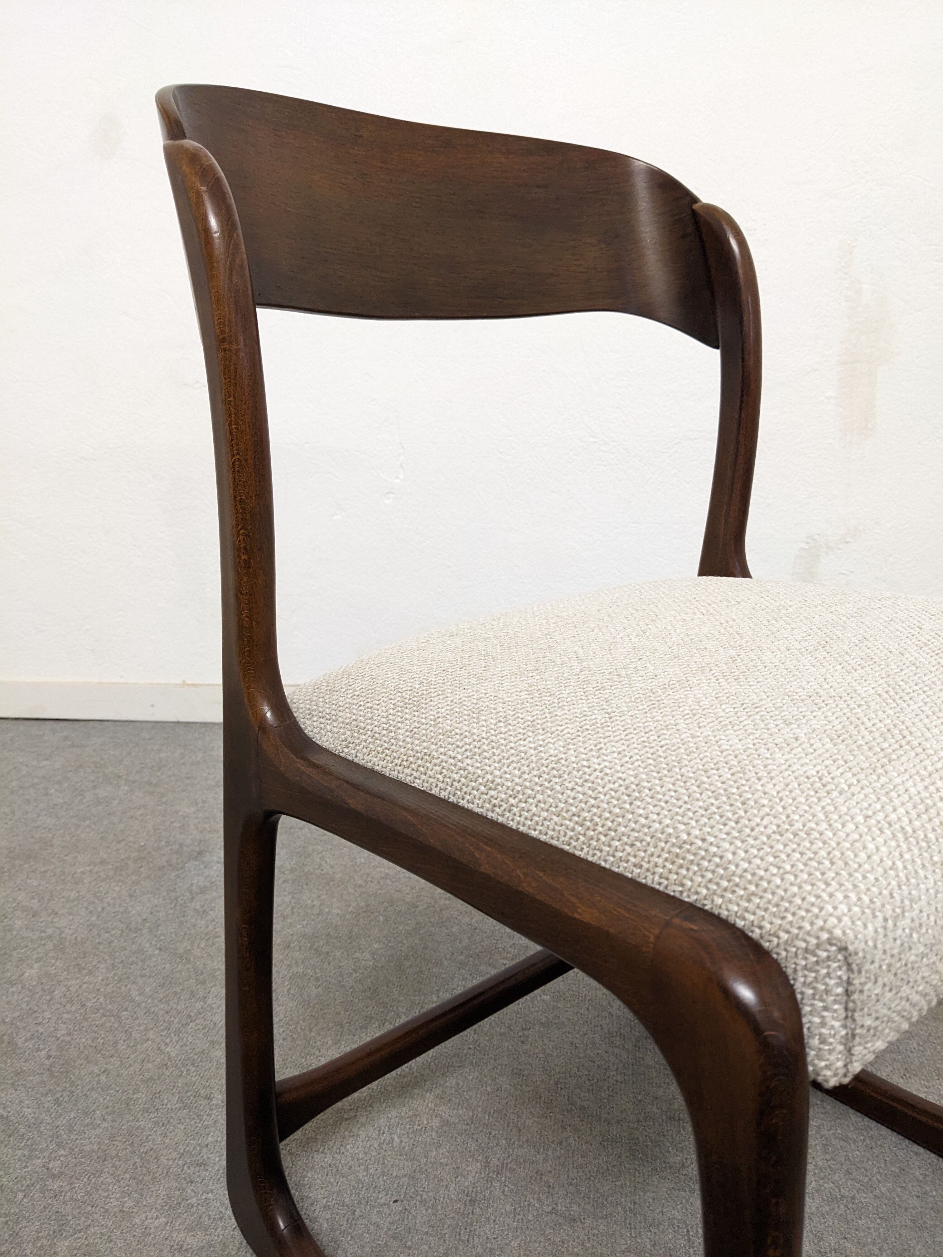 Series of 4 Baumann sled chairs from the 60s/70s