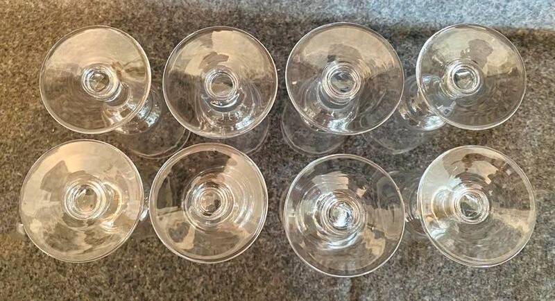 Set of 8 engraved crystal glasses from the 1970s