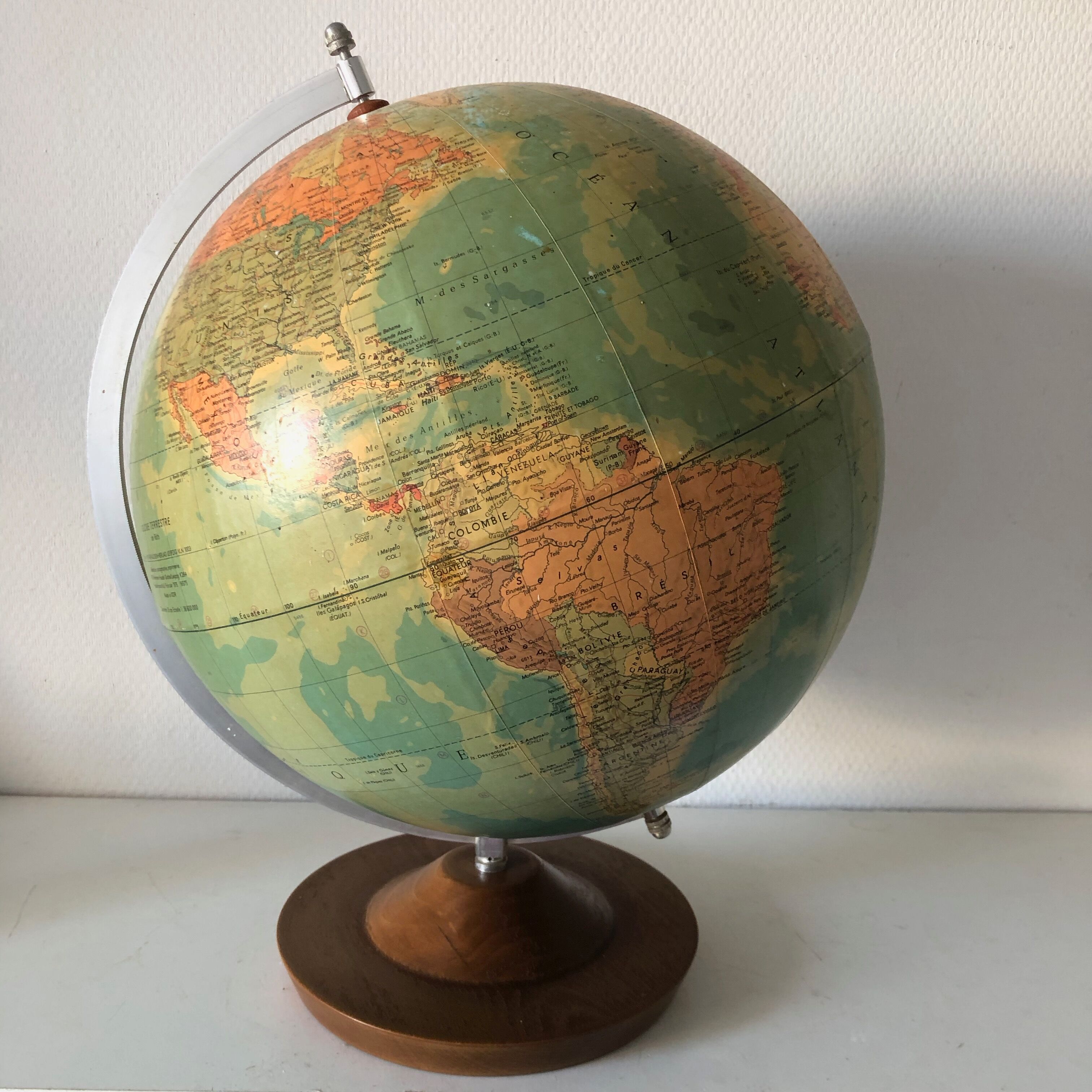 Globe terrestre de Räth 44cm ex-RDA vintage 1975