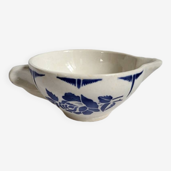 Earthenware gravy boat from St Amand