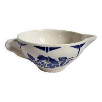 Earthenware gravy boat from St Amand