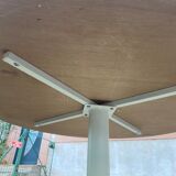 Tulip foot kitchen table