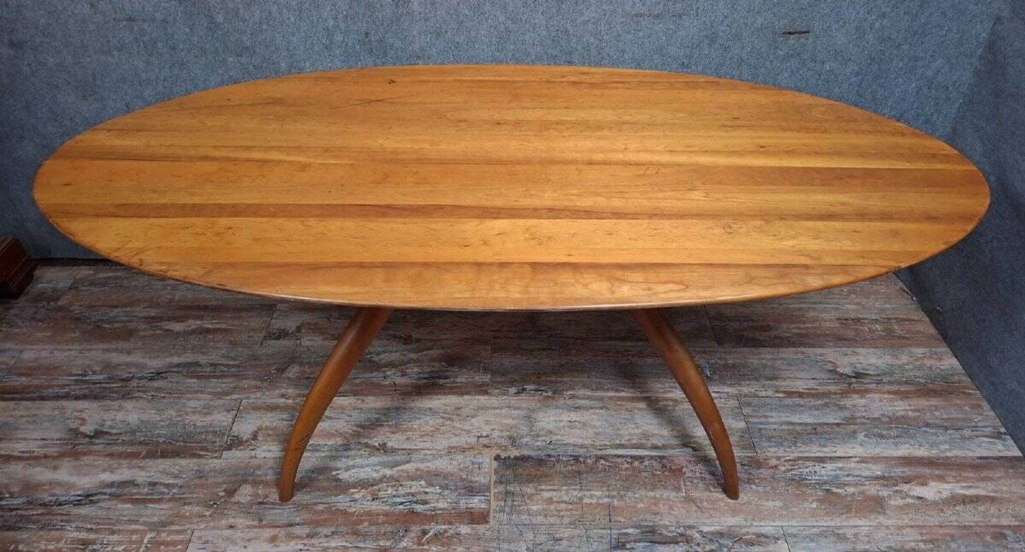 Oval dining table with organic design by Maurizio Marconato & Terr.