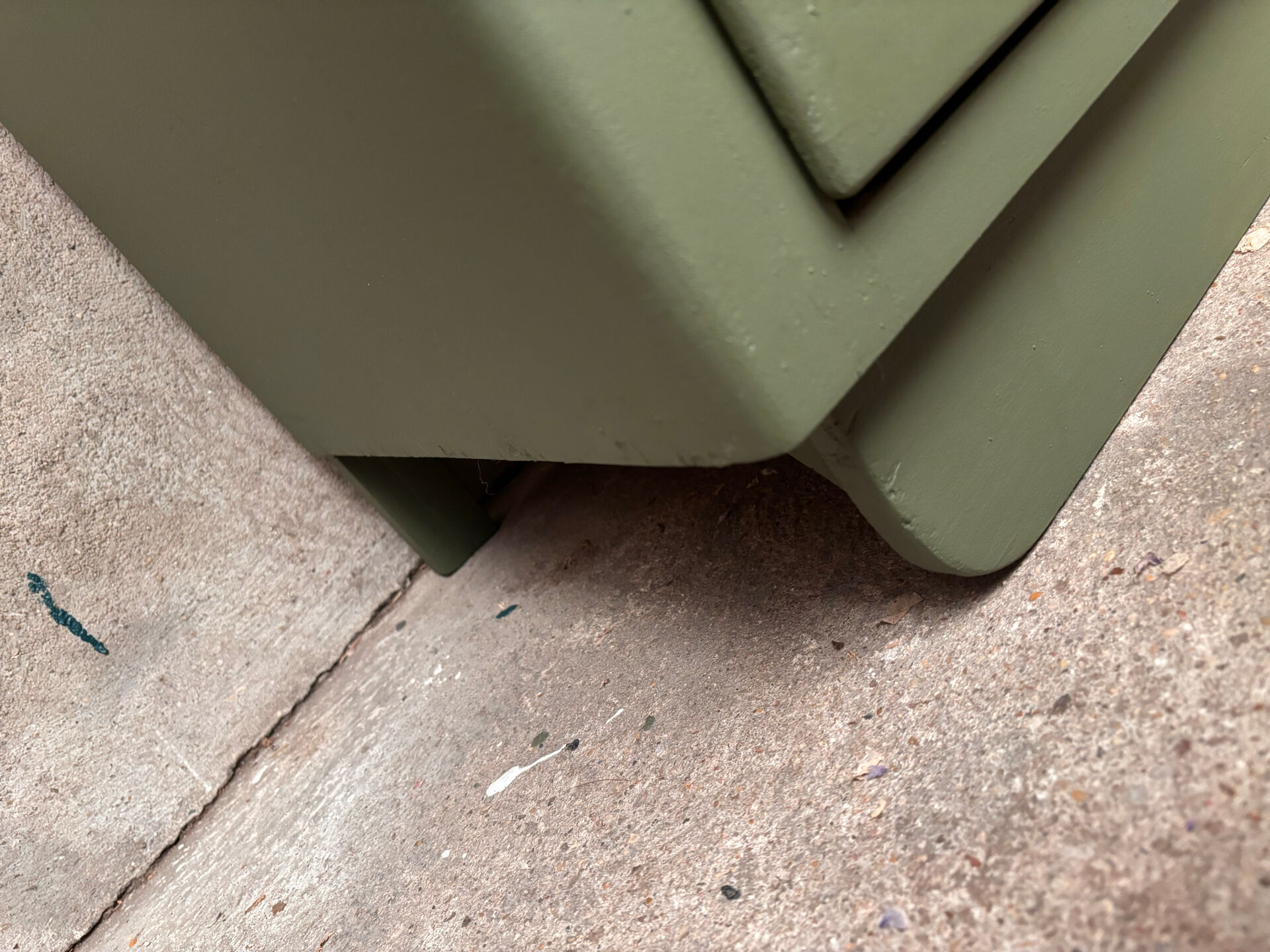 Commode parisienne kaki