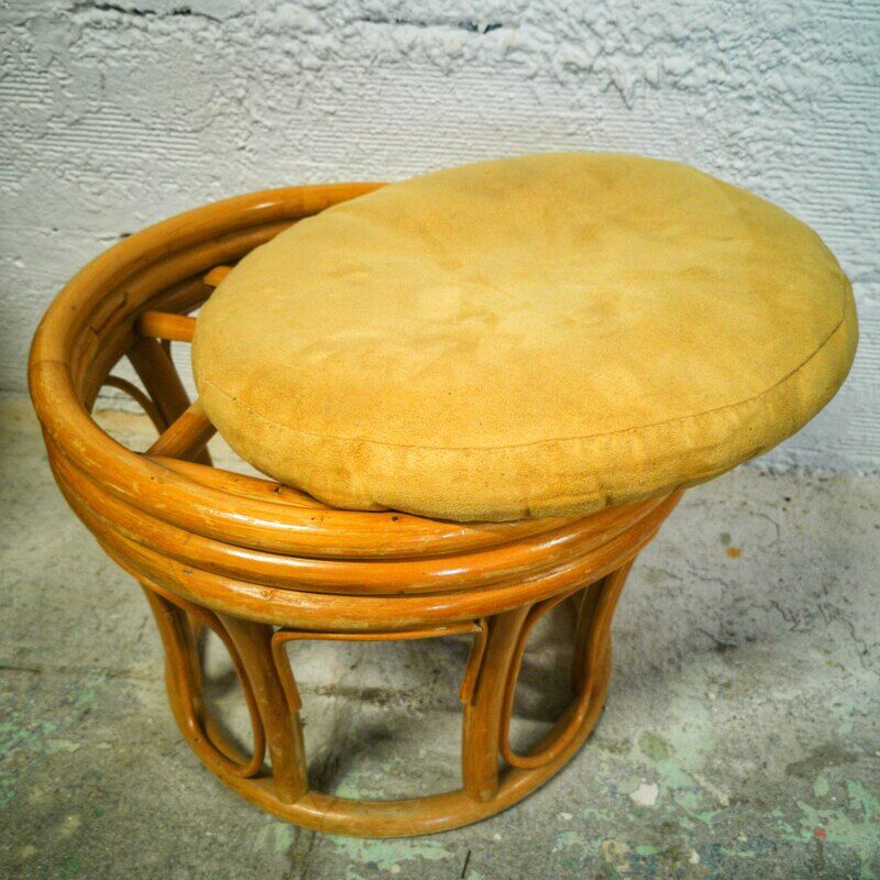 Pouf in rattan