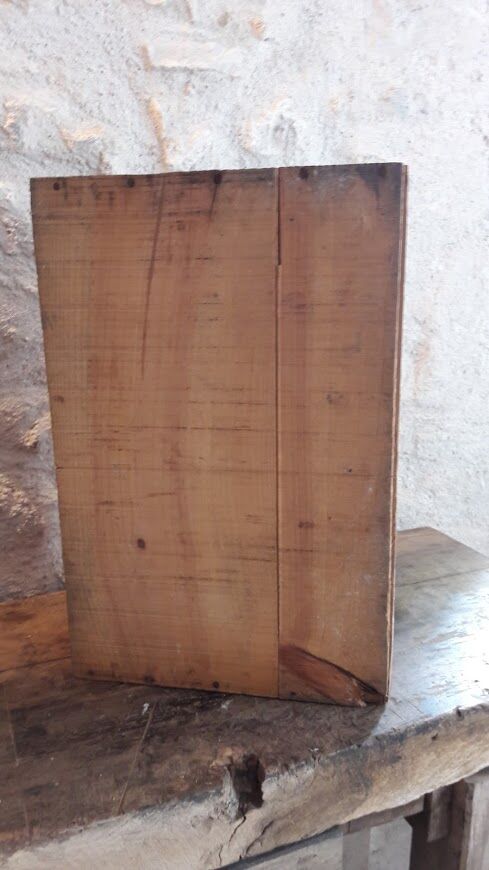 Caisse ancienne en bois Gloria