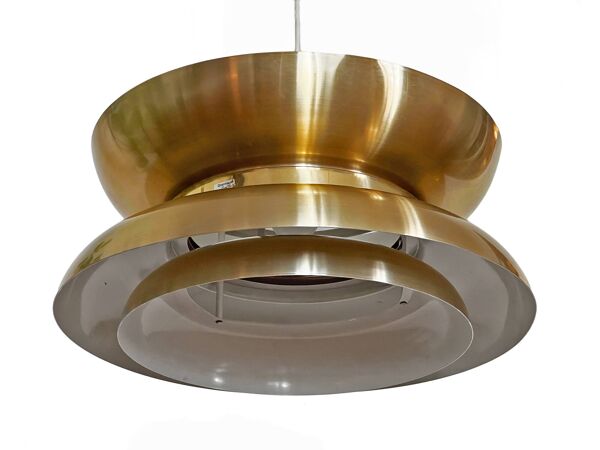 Suspension dorée de Carl Thore pour Granhaga Metall. Suède, années 1970.