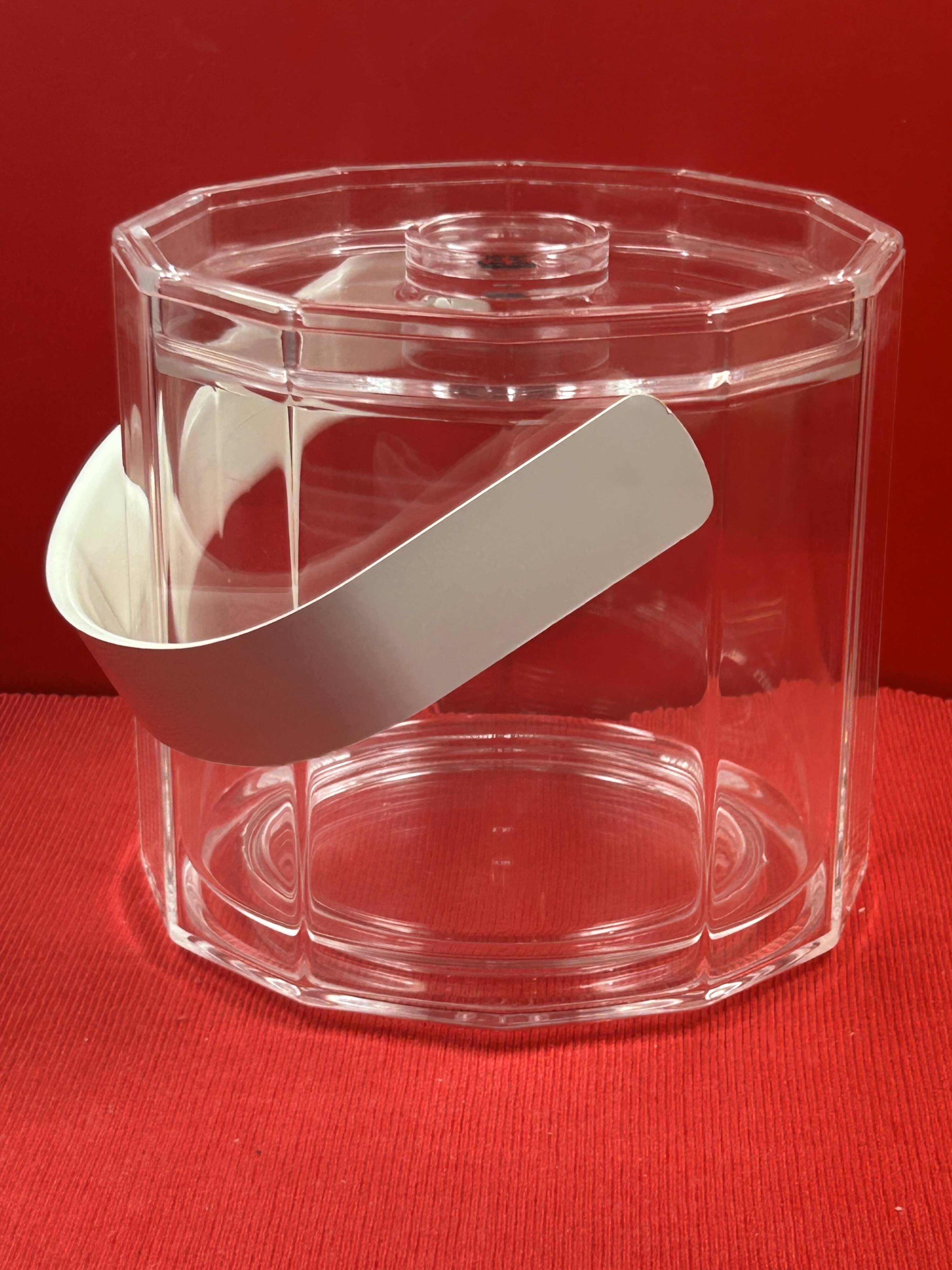 Vintage designer Italian ice bucket signed Guzzini, 1980s Pop.