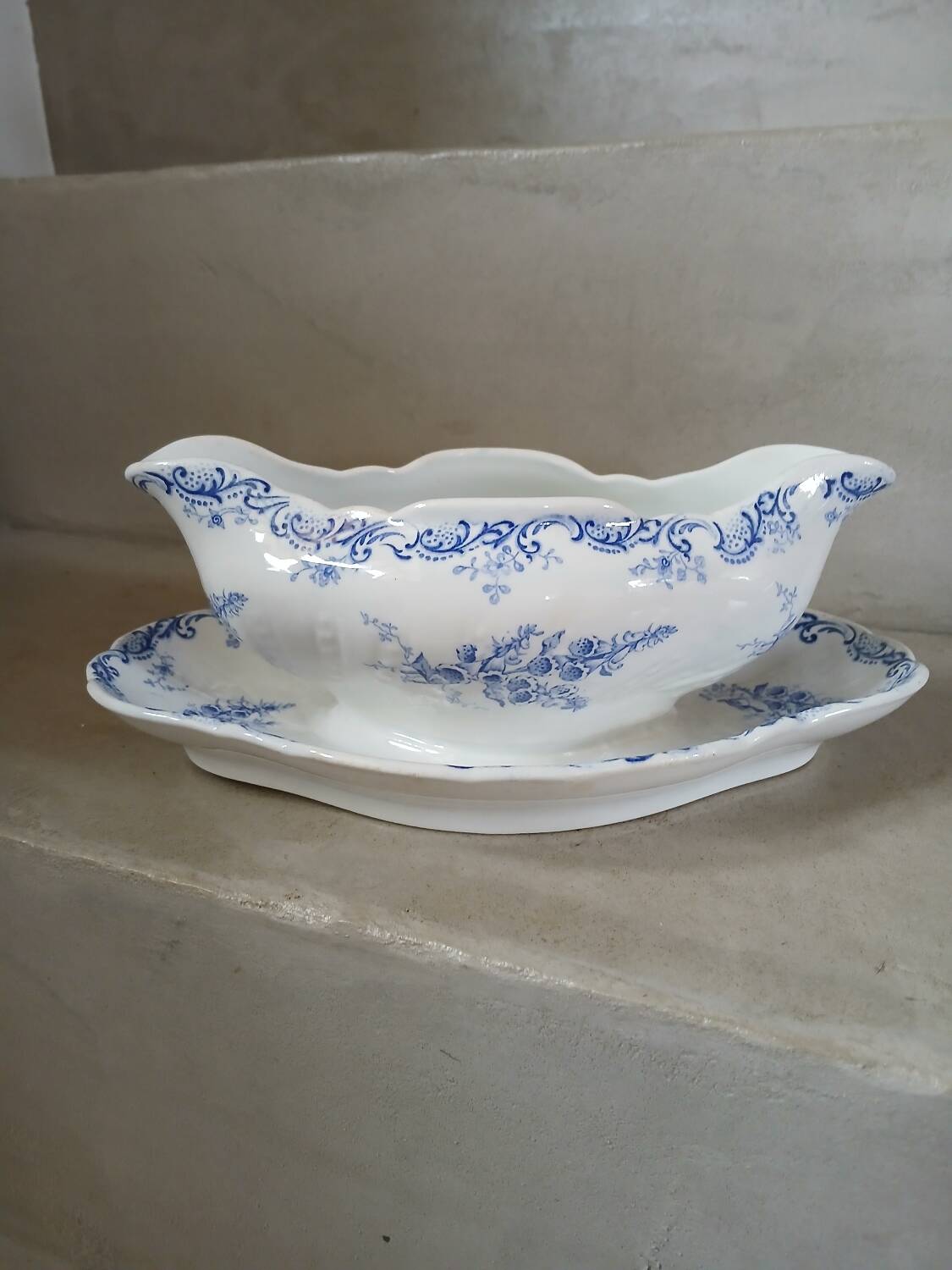 Saucière ancienne en Terre de fer Lunéville