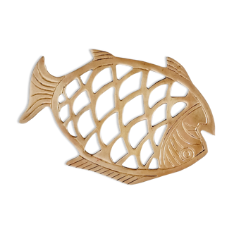 Fish-shaped brass underside
