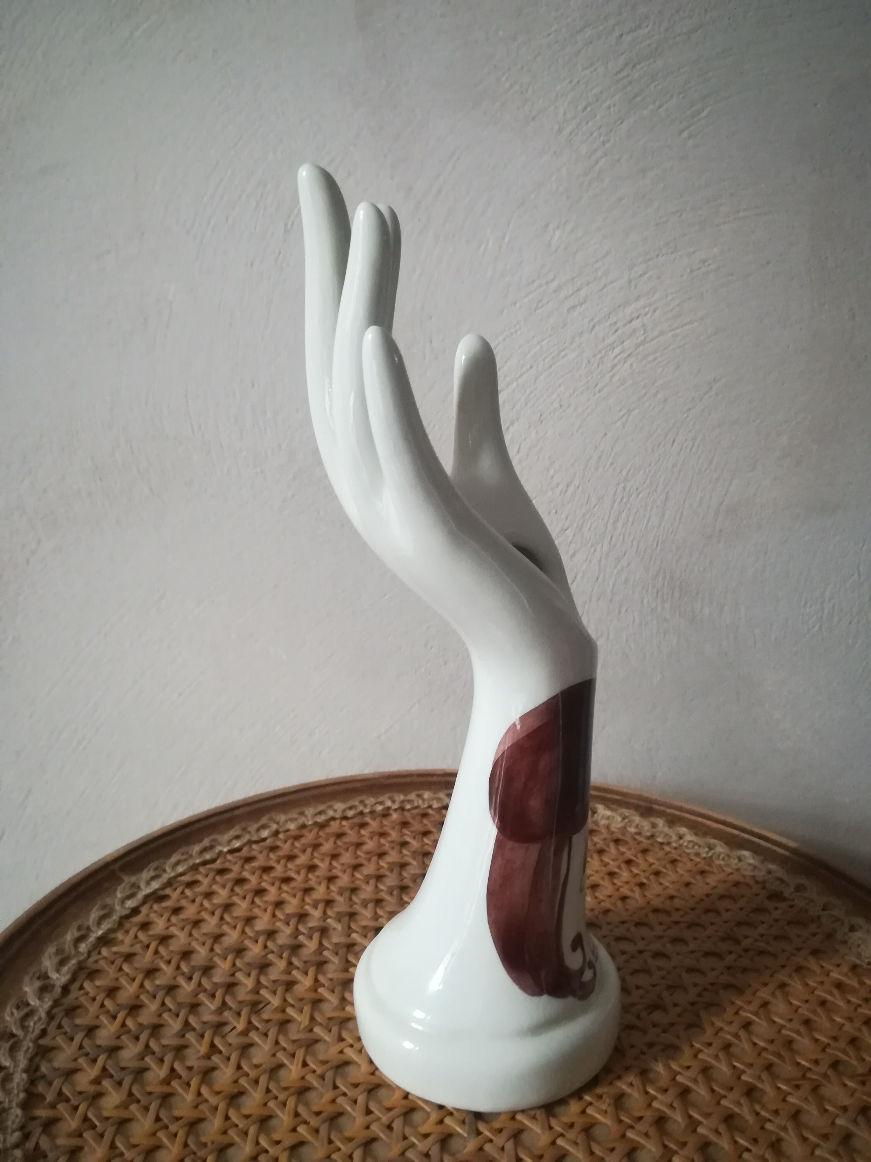 Hand vase jewelry holder