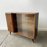 Bibliothèque vintage du milieu du siècle avec portes coulissantes en verre par Turnidg