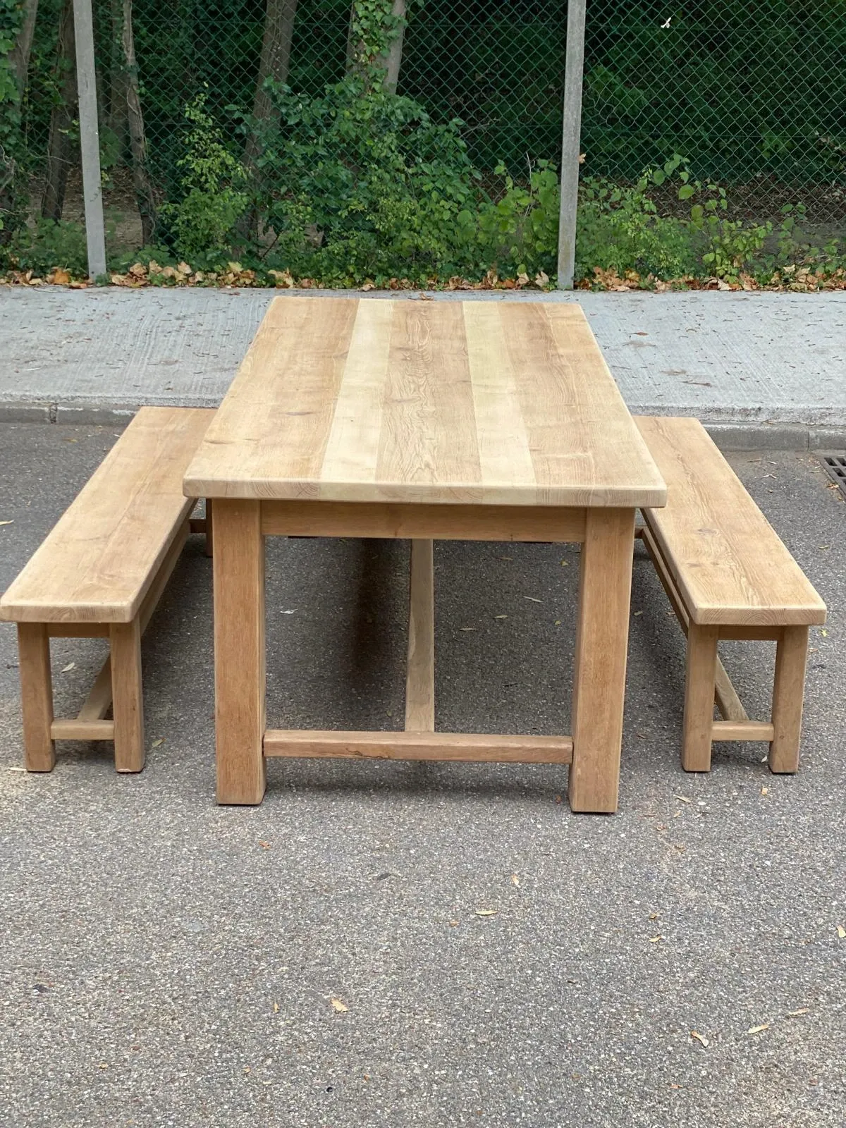 2 stripped farmhouse benches in solid oak, 1970, 175cm.