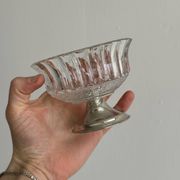 Coupe en verre épais sur pied métal