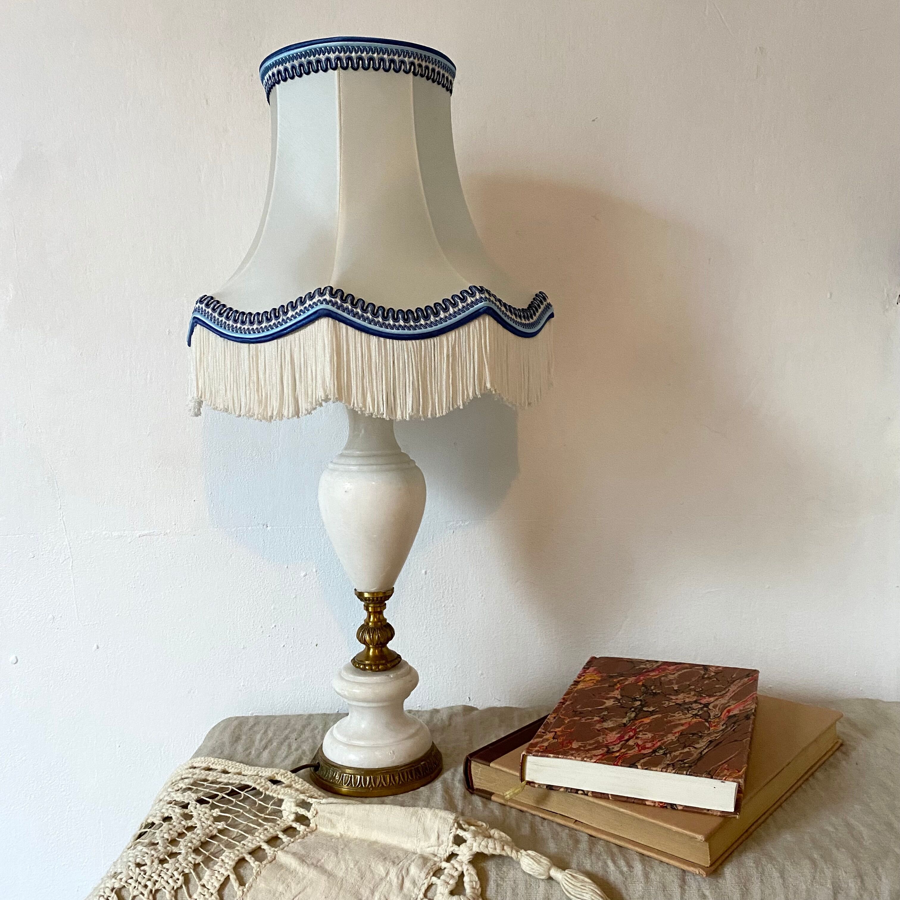 Antique lamp in albaster and brass