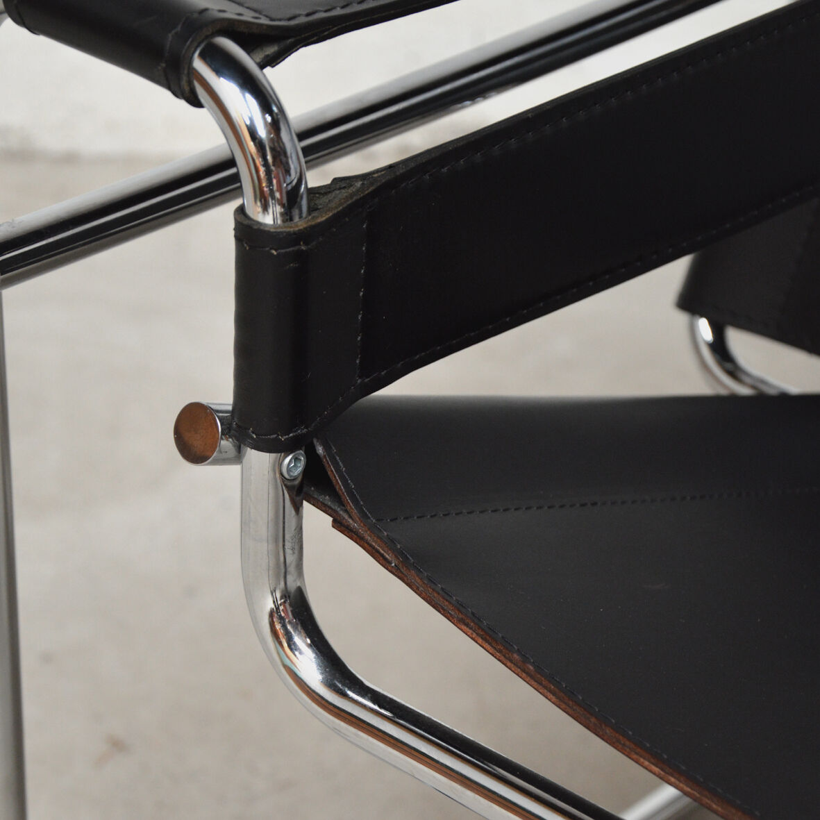 Paire de fauteuils Wassily noir, Italie 1980