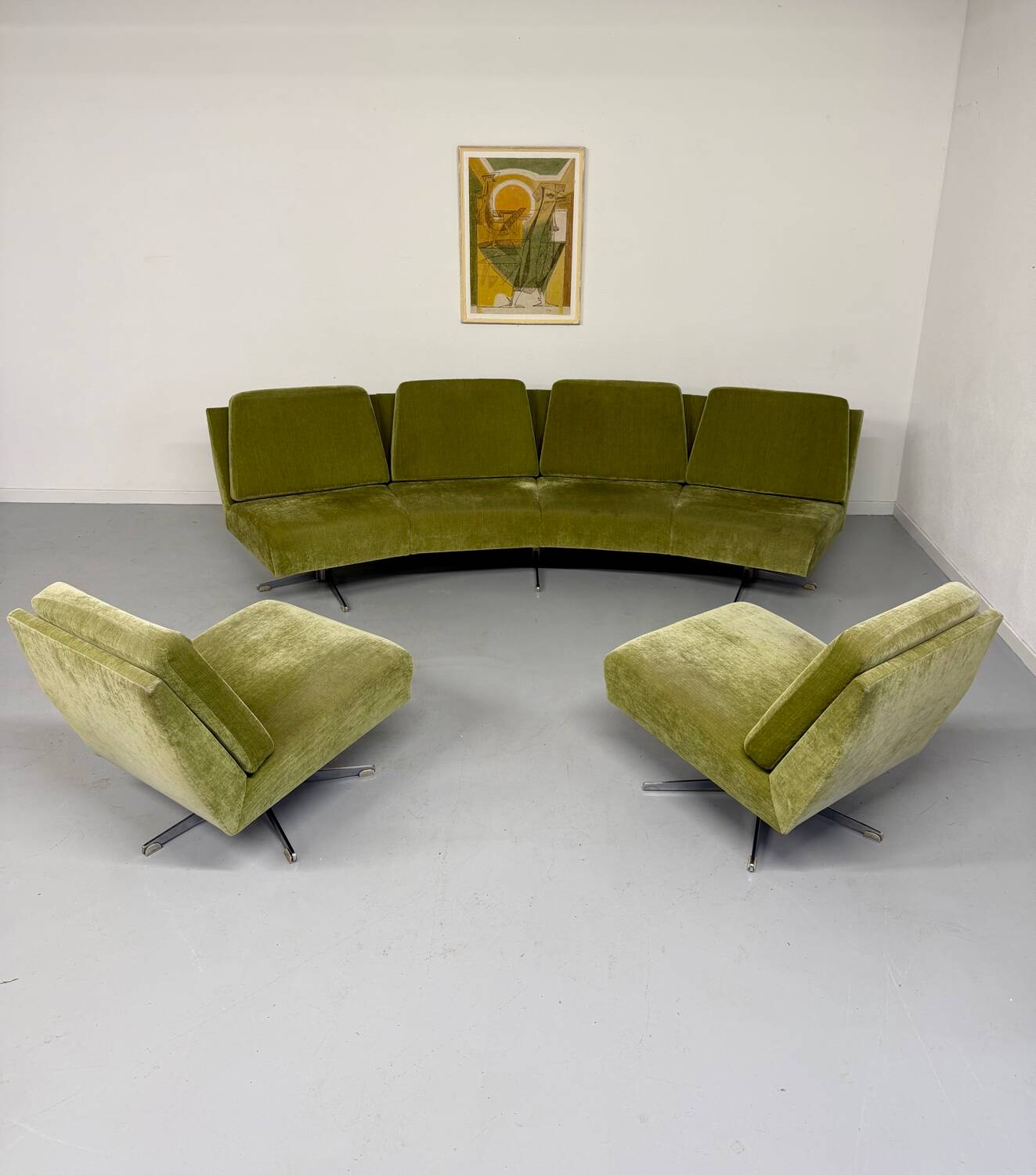 Complete living room with a sofa and 2 Italian design armchairs from the 70s, vintage.