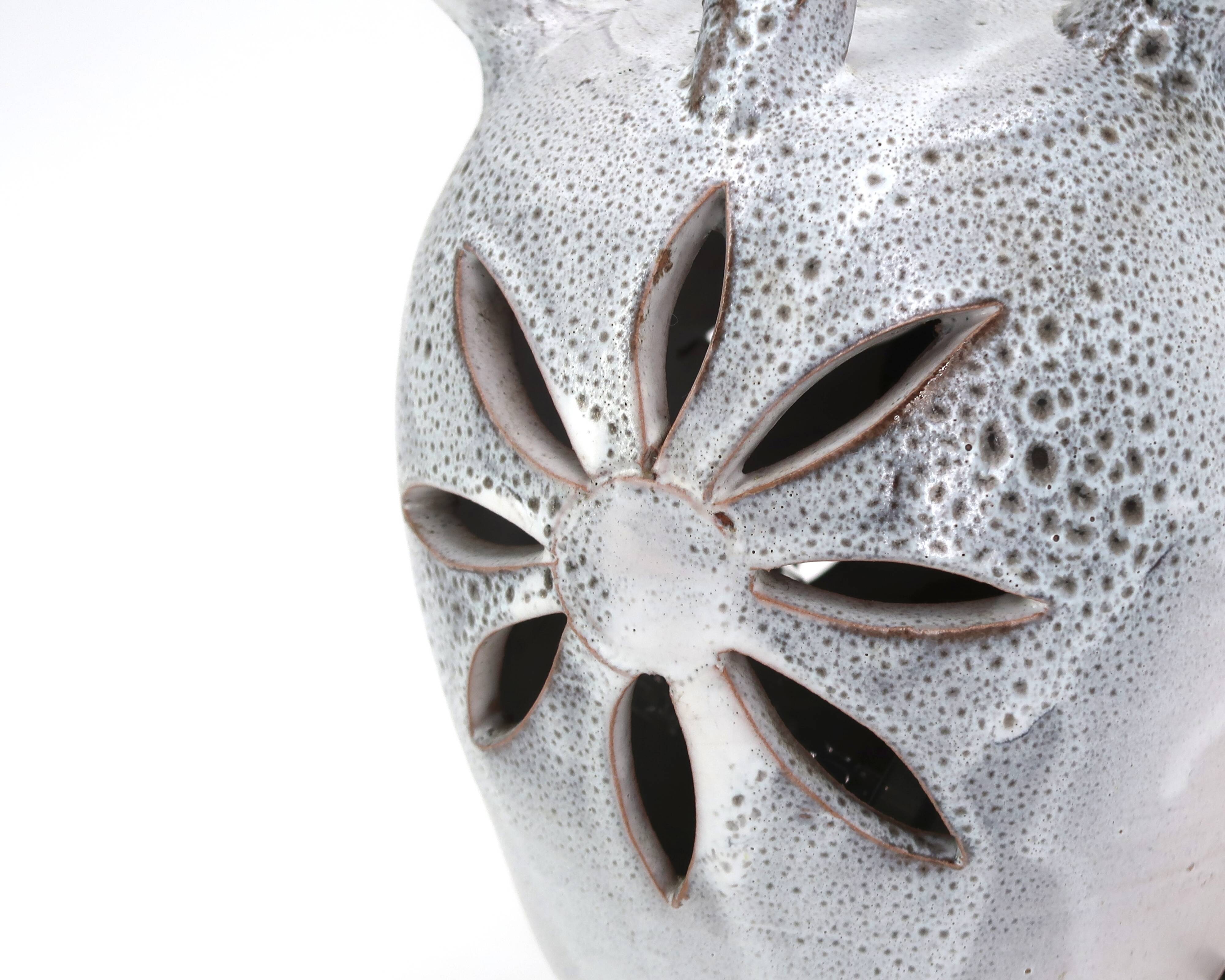 Lampe en céramique de Vallauris avec fleur ajourée, années 60
