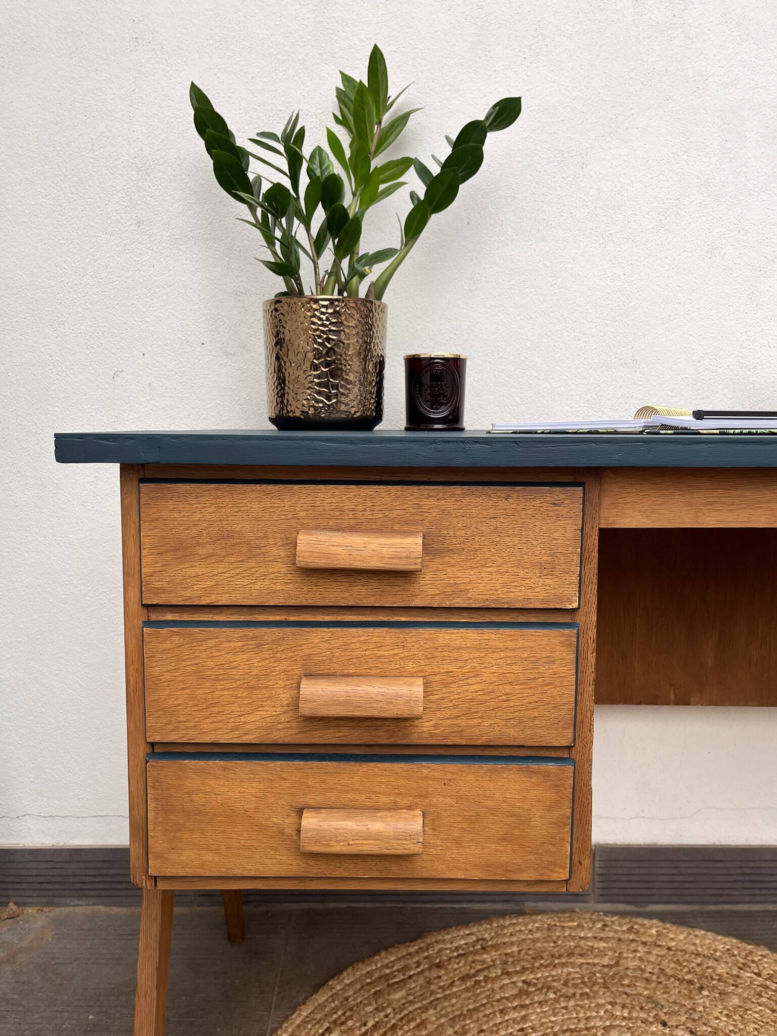 Scandinavian desk from the 1950s with compass legs.
