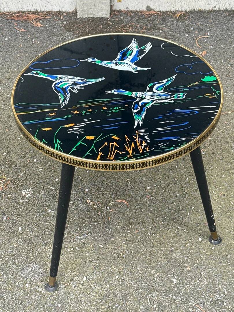Vintage side table – Ornament – Duck decor
