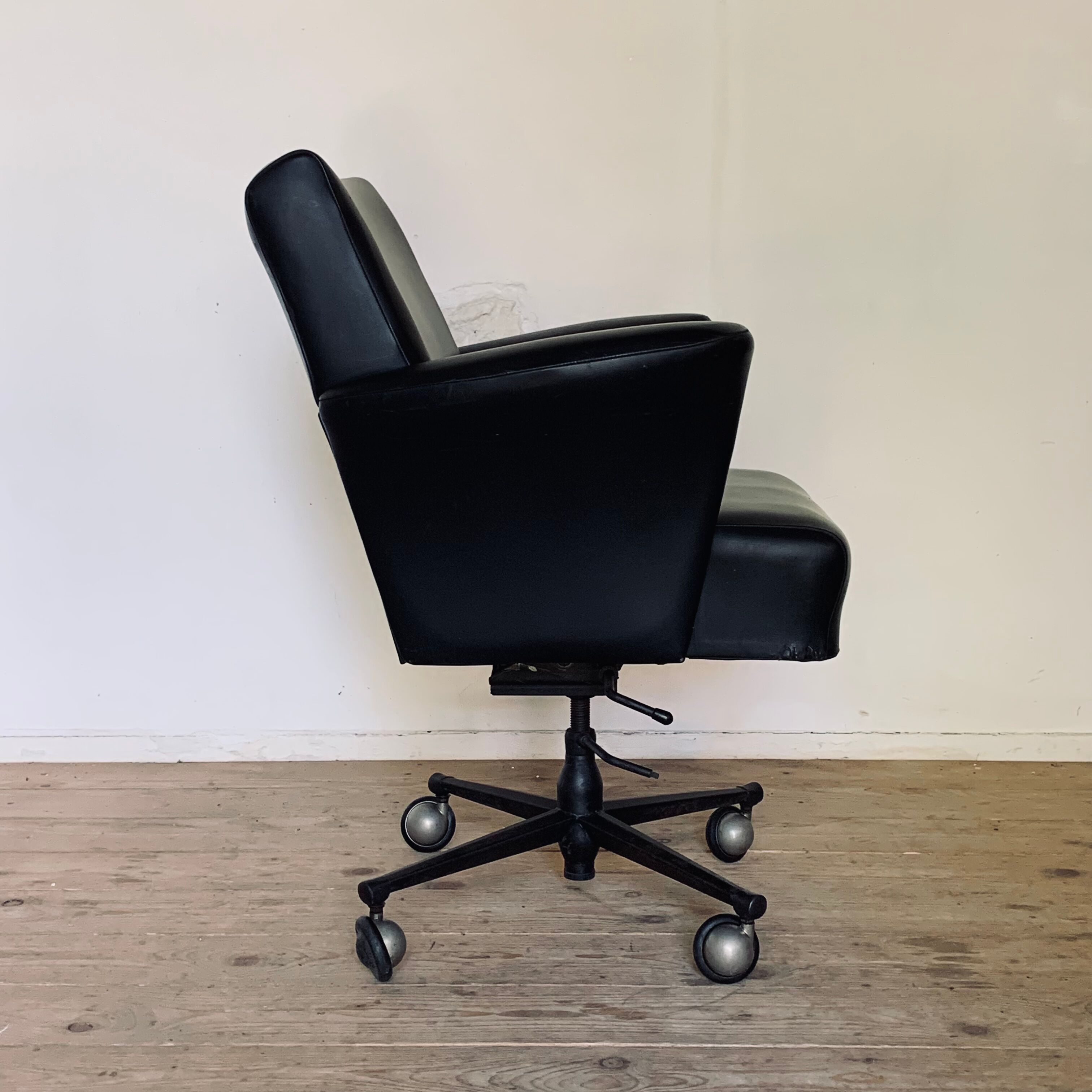 Vintage swivel office chair
