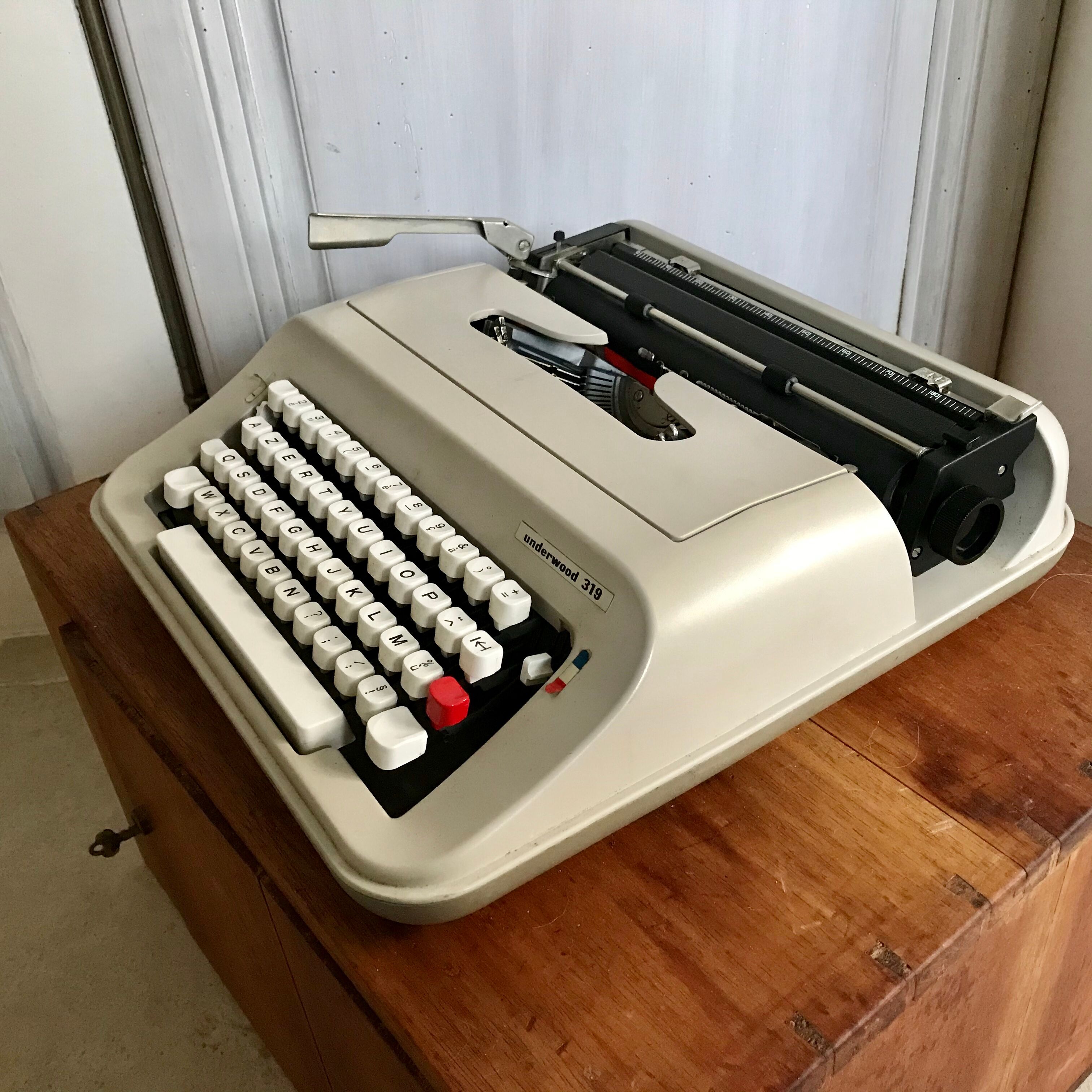 Underwood 319 typewriter