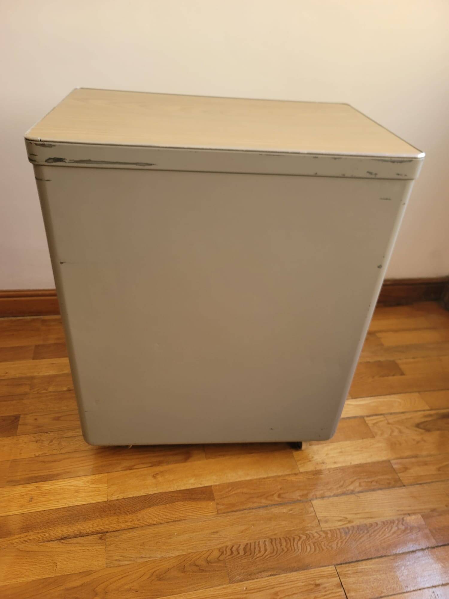 Vintage metal furniture on wheels SEEL, 1960s
