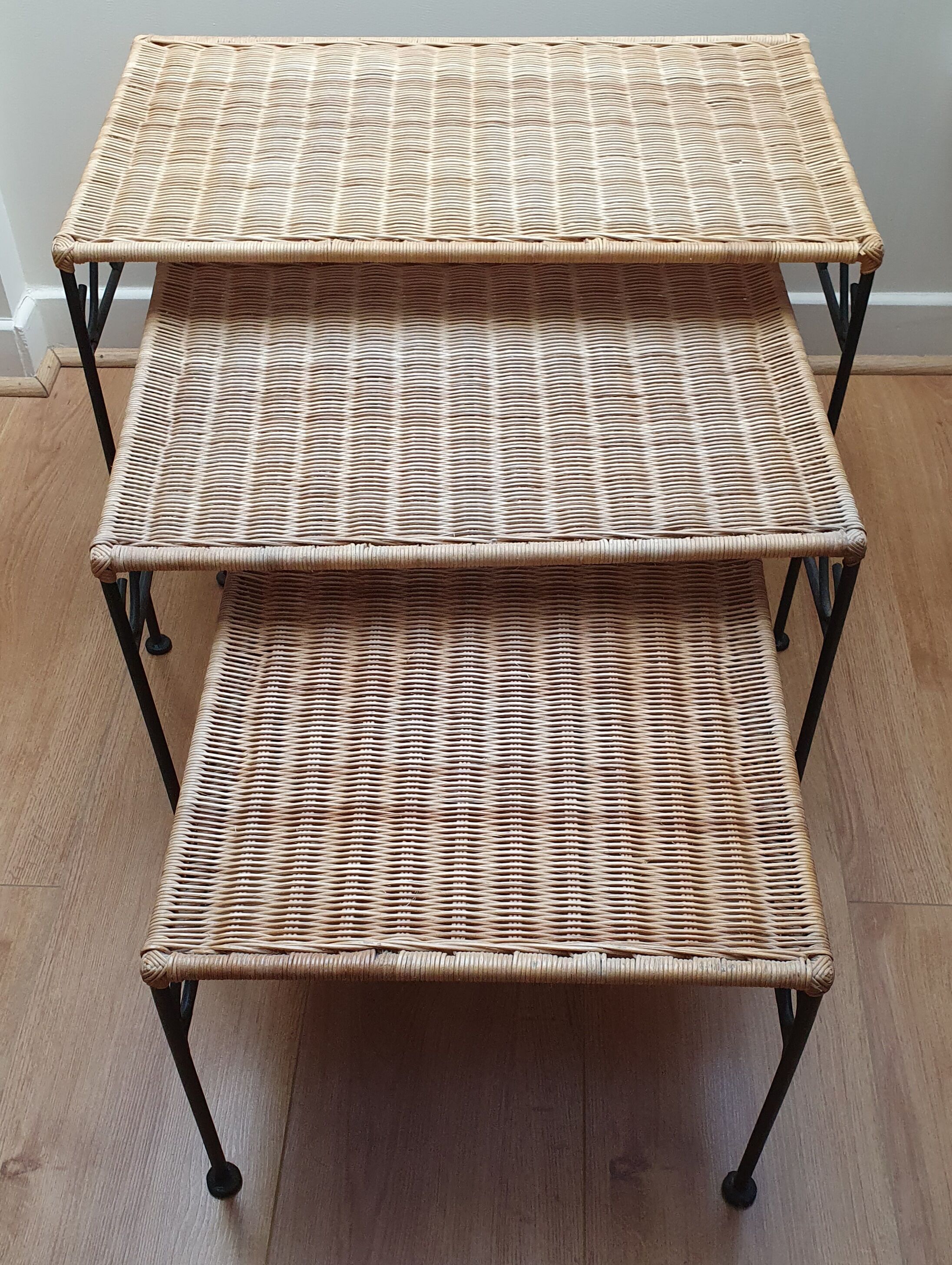 3 tables basses gigognes vintage