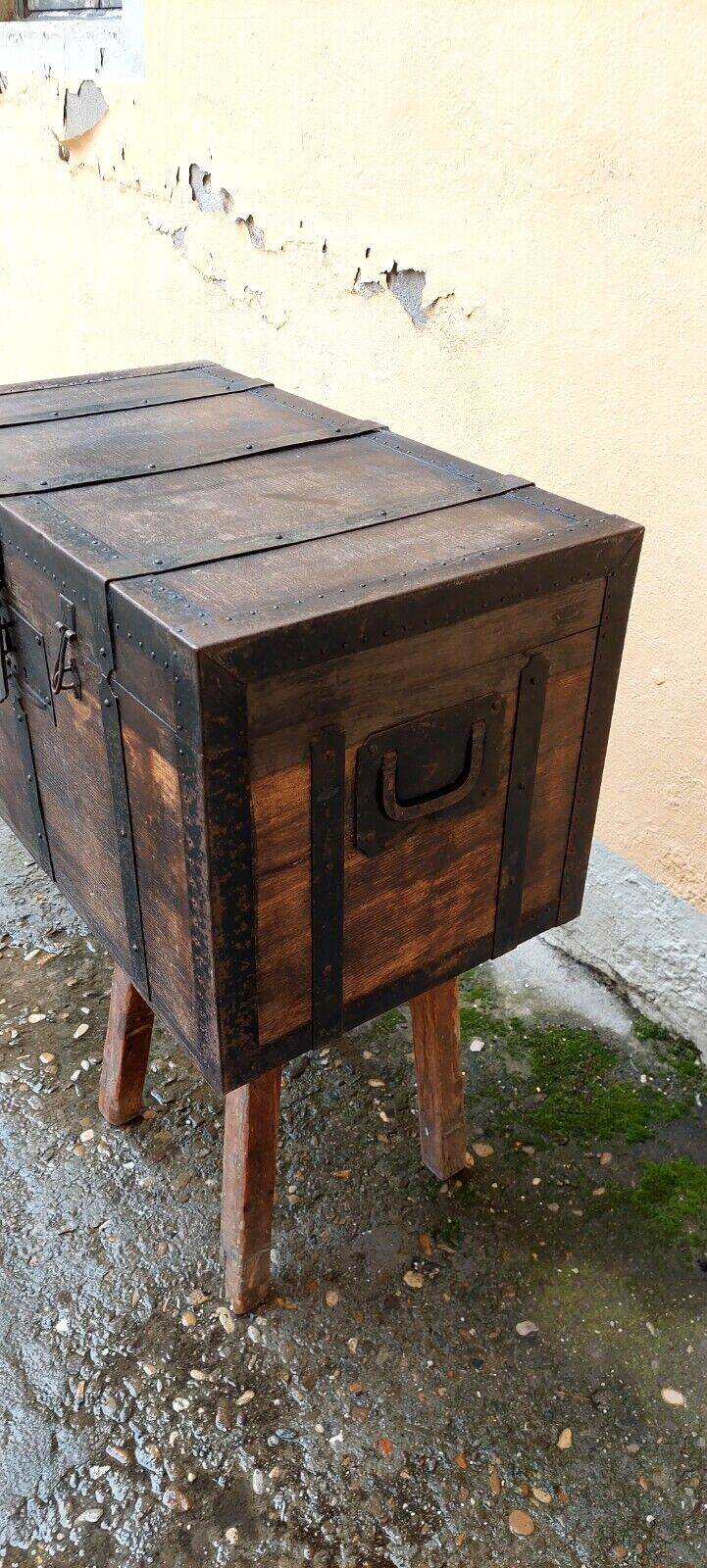 Small oak safe with iron reinforcements, 19th century