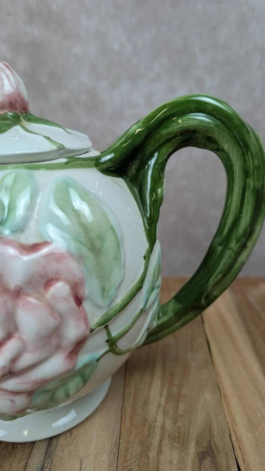 Antique ceramic teapot with floral design Fg