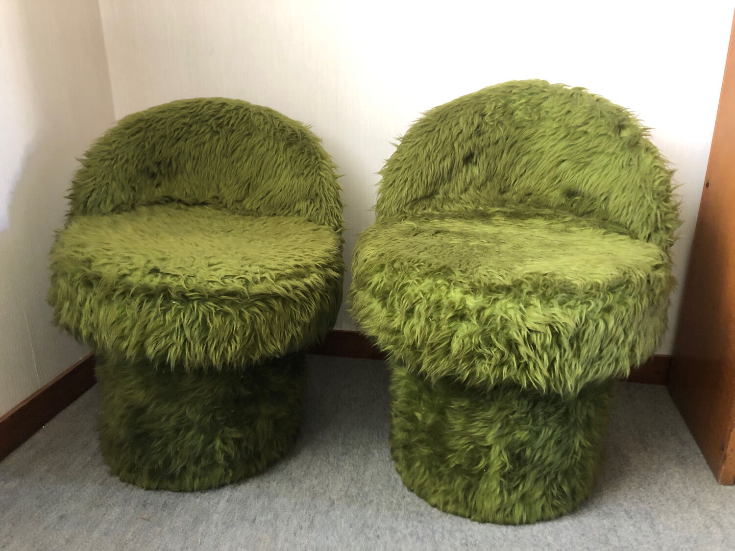 Duo of vintage 70s armchairs