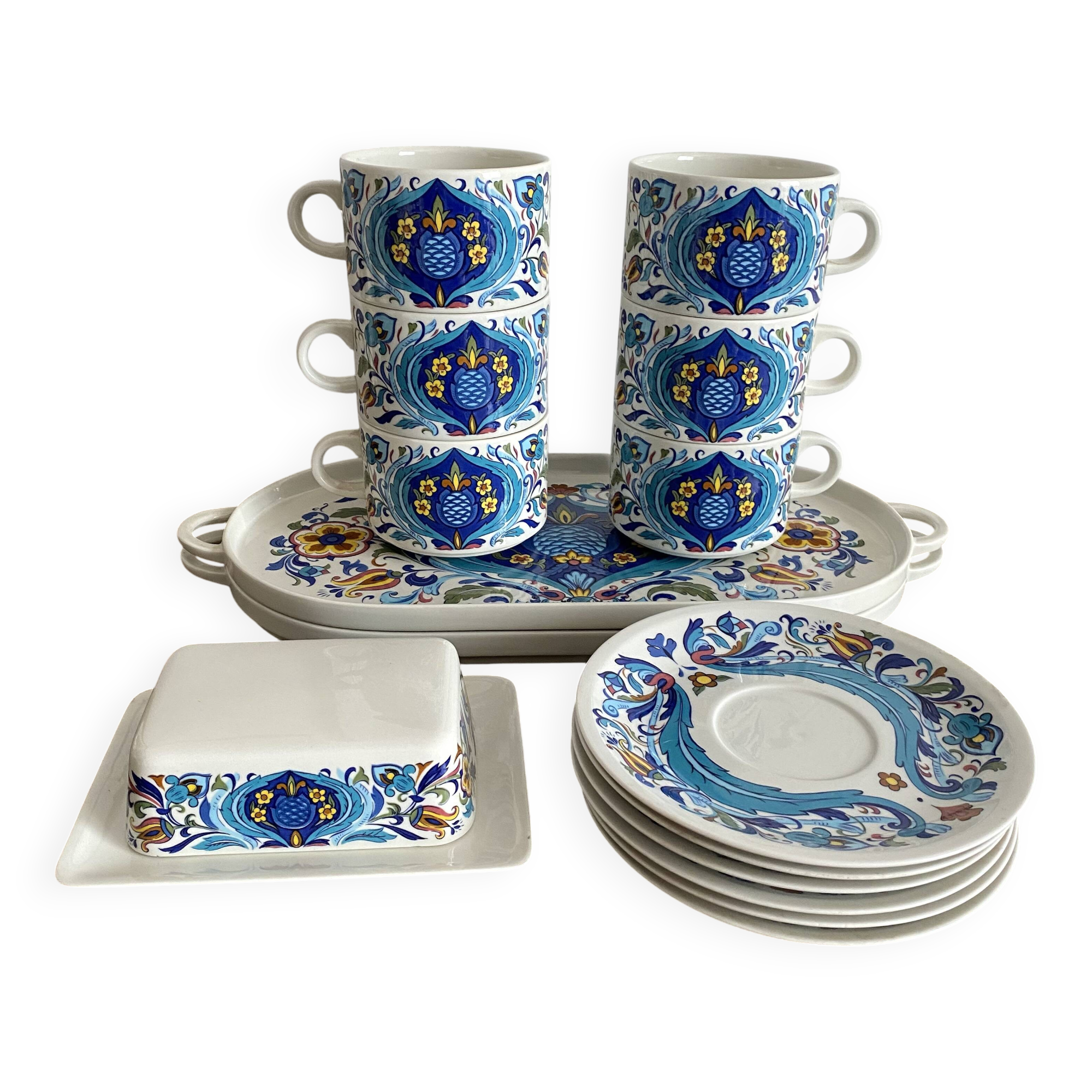 Villeroy and Boch Izmir model large cup breakfast set