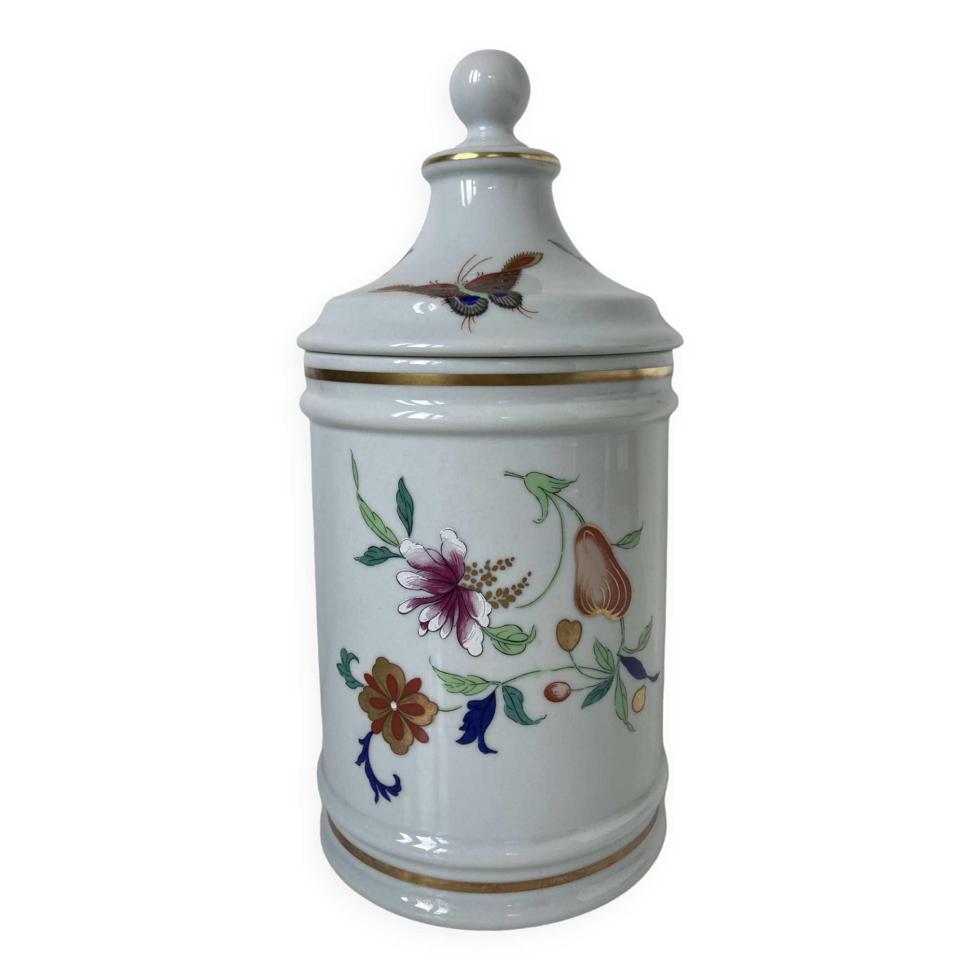 Vista Alegre porcelain covered pot with floral decoration in the style of the Compagnie des Indes