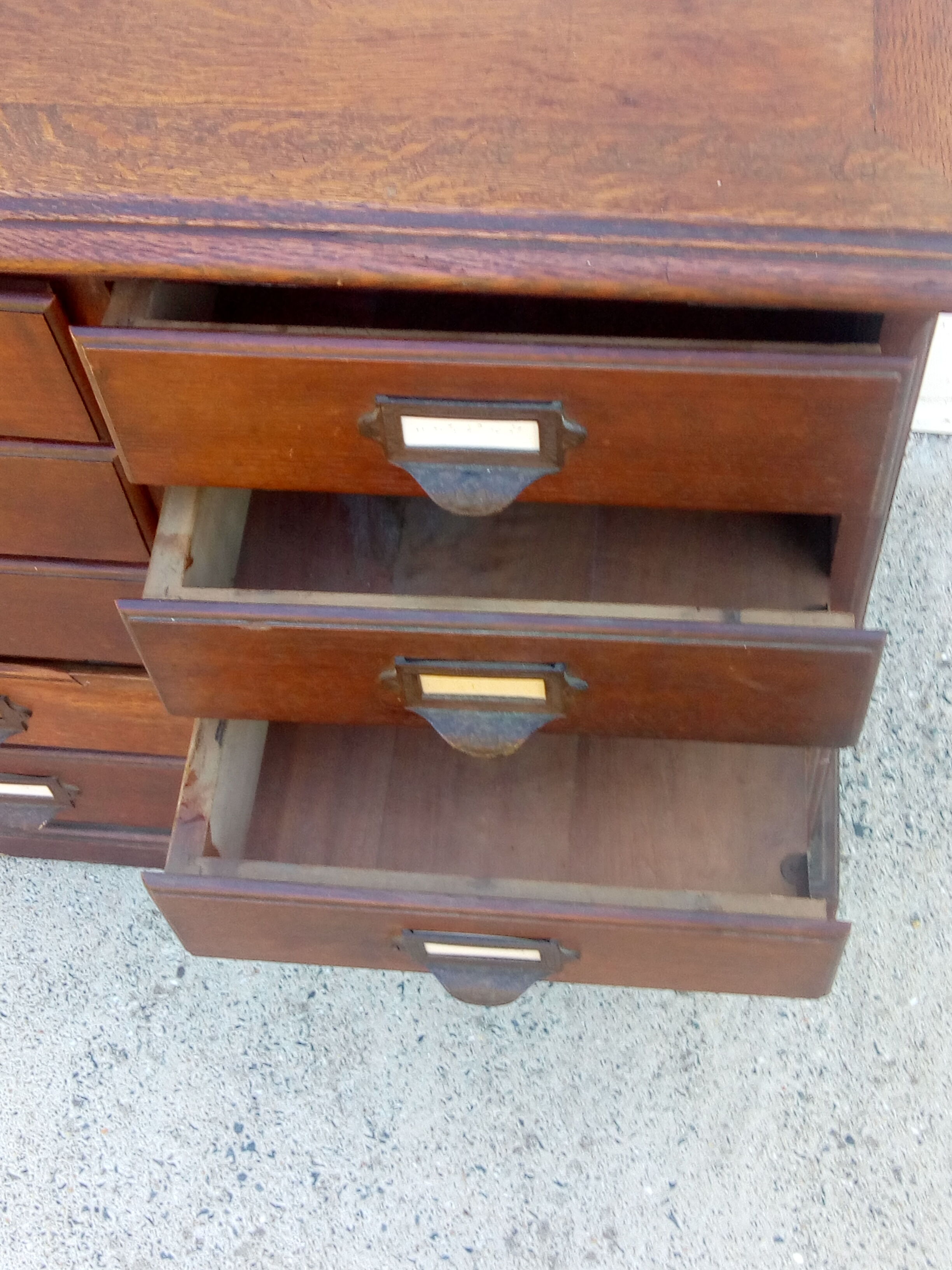 Beautiful furniture of craft a tiroirs