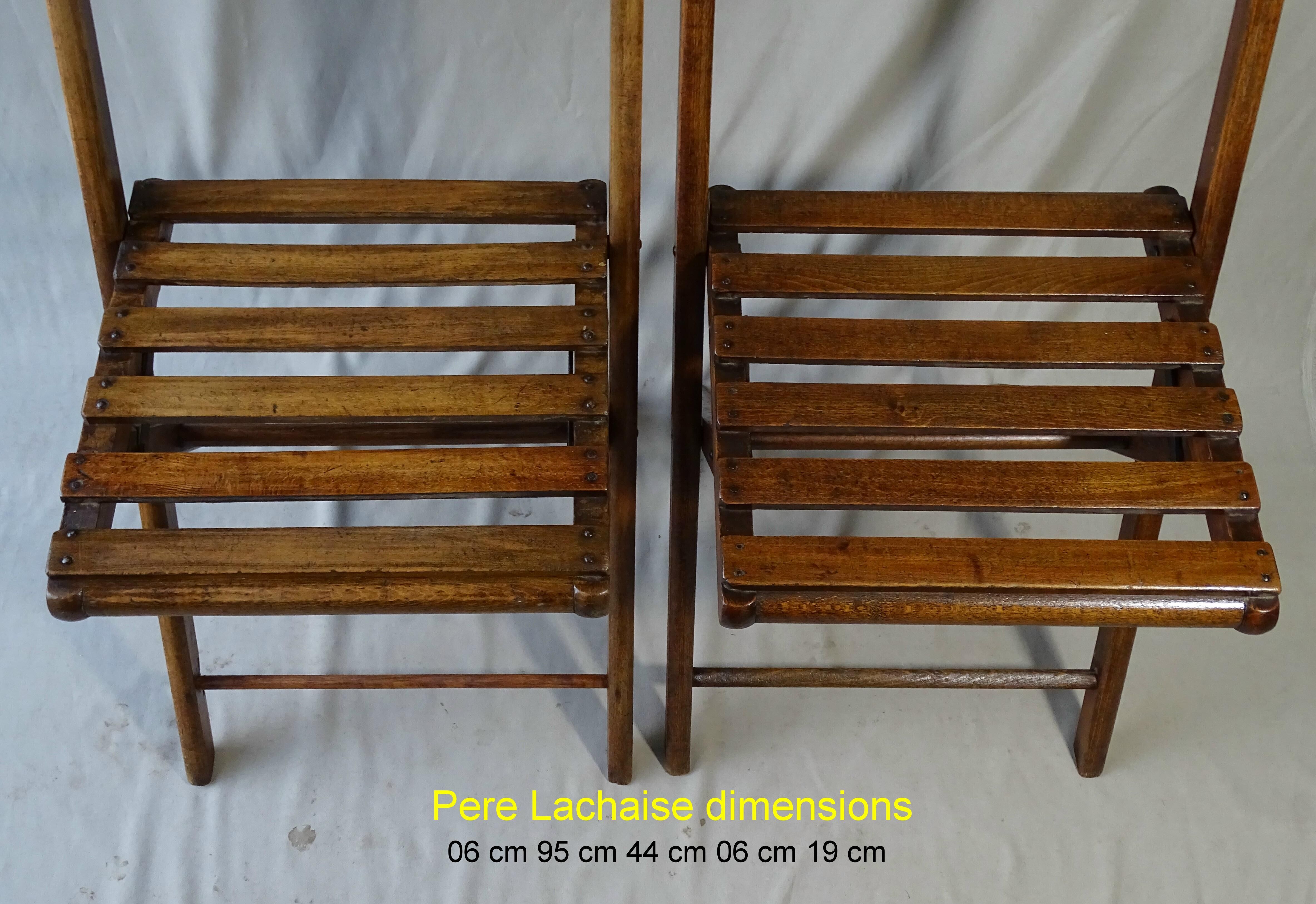 Pair of folding chairs 1950 sitting with blades