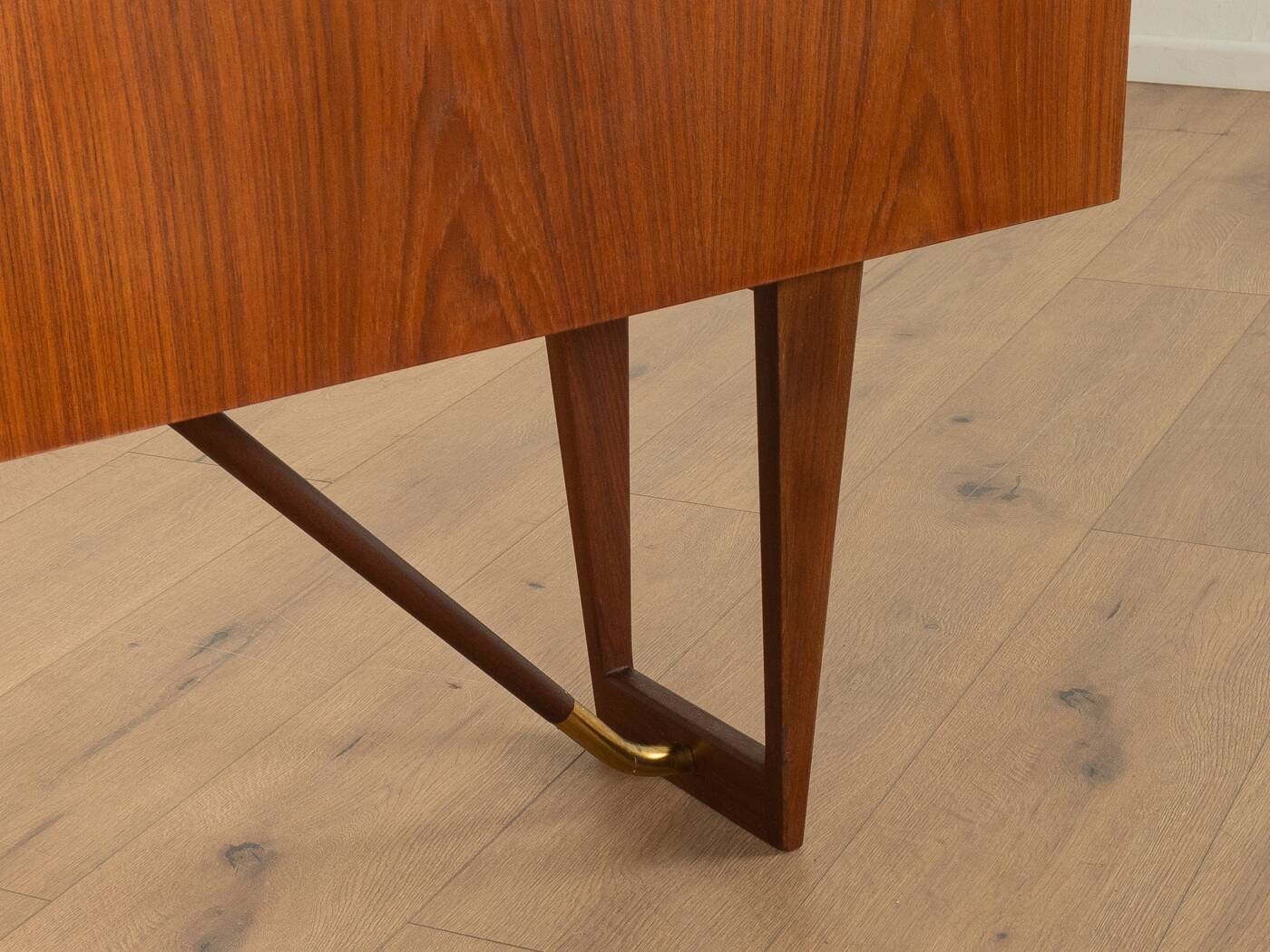 Boomerang Desk, Peter Løvig Nielsen