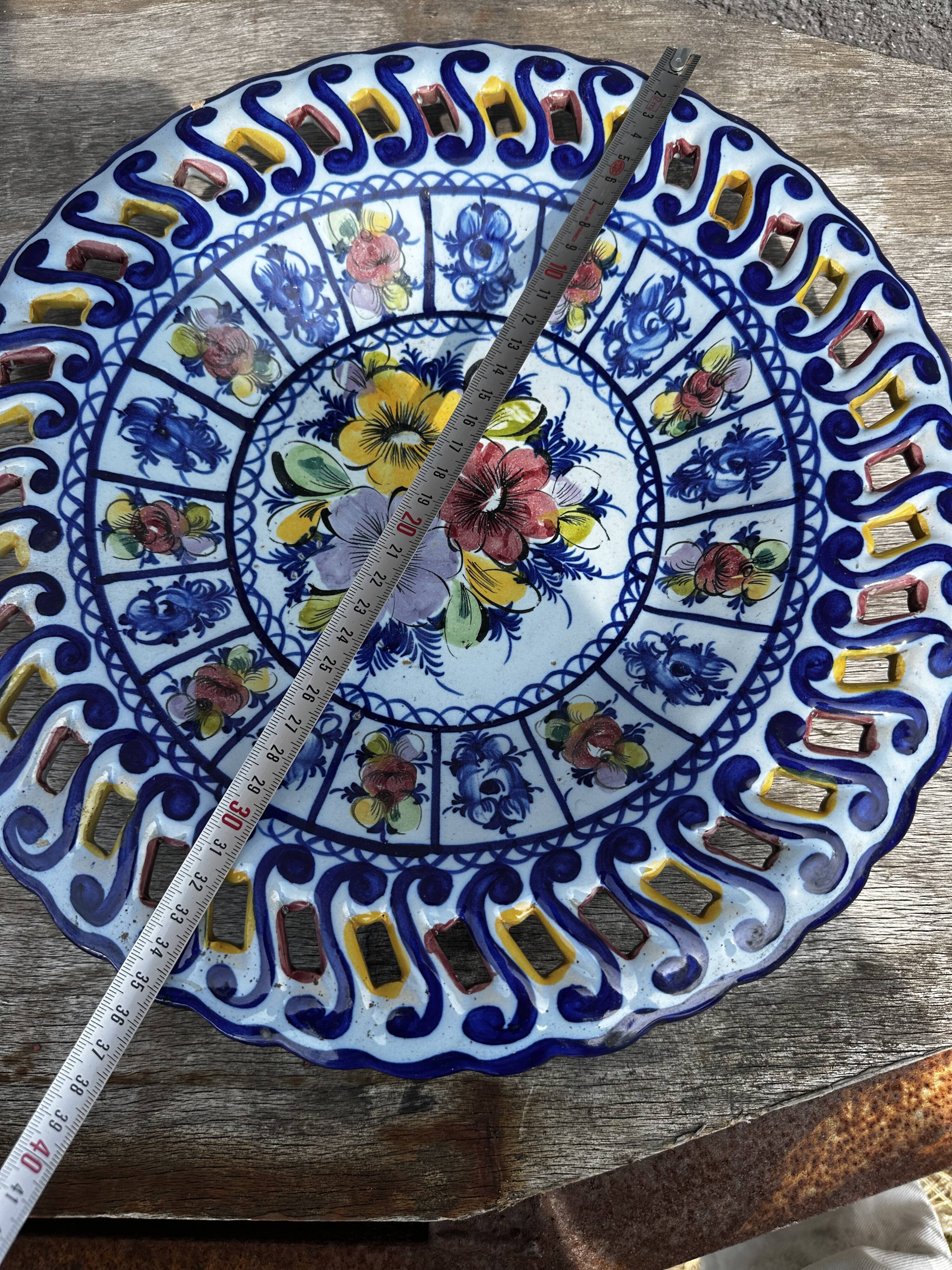 Openwork ceramic dish, hand-painted, Alcobach, Portugal, 35 cm diameter