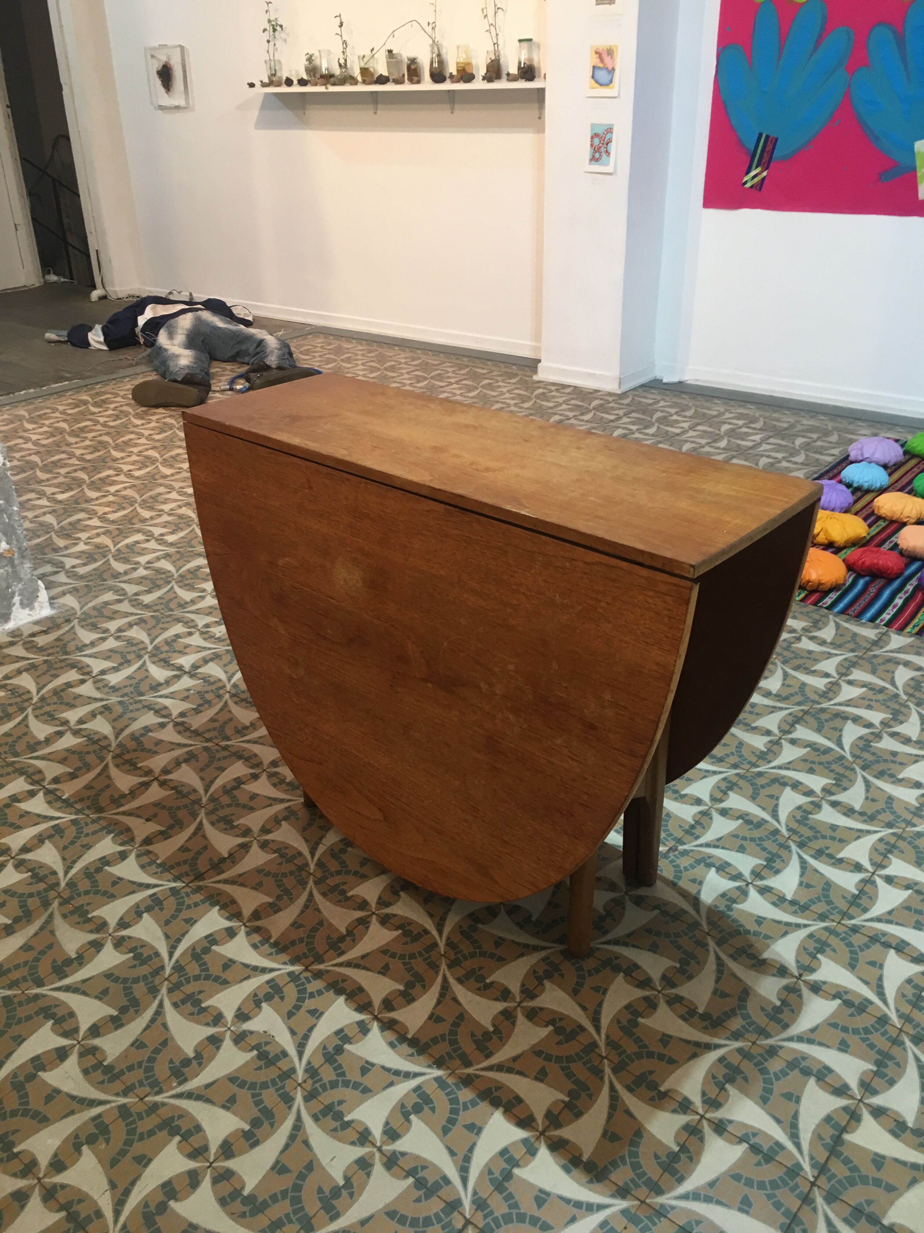 Folding table scandinavian