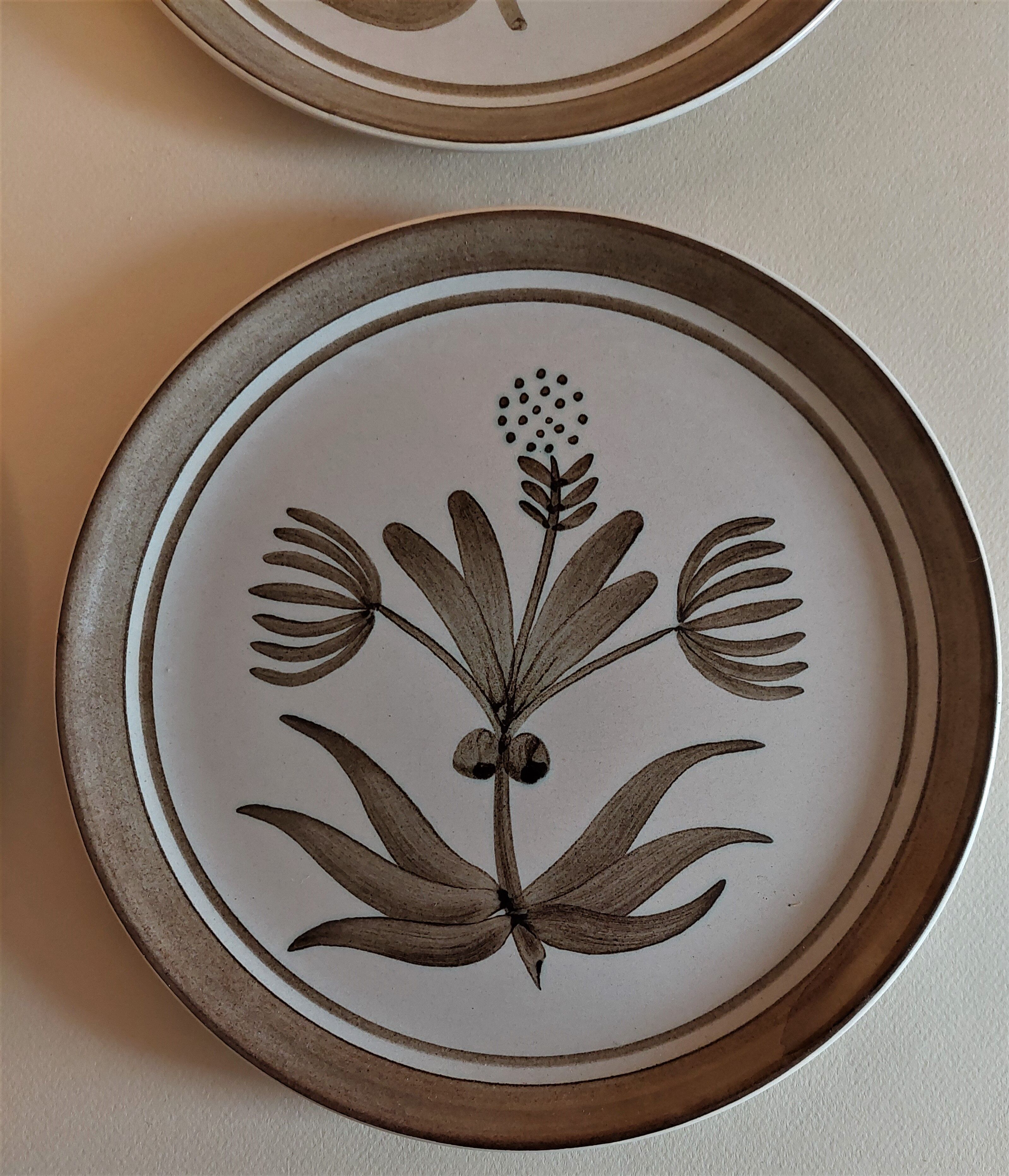 Vintage flat plates in sandstone series of six marked Longchamp