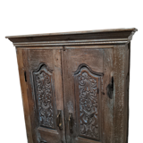 Armoire en teck sculptee