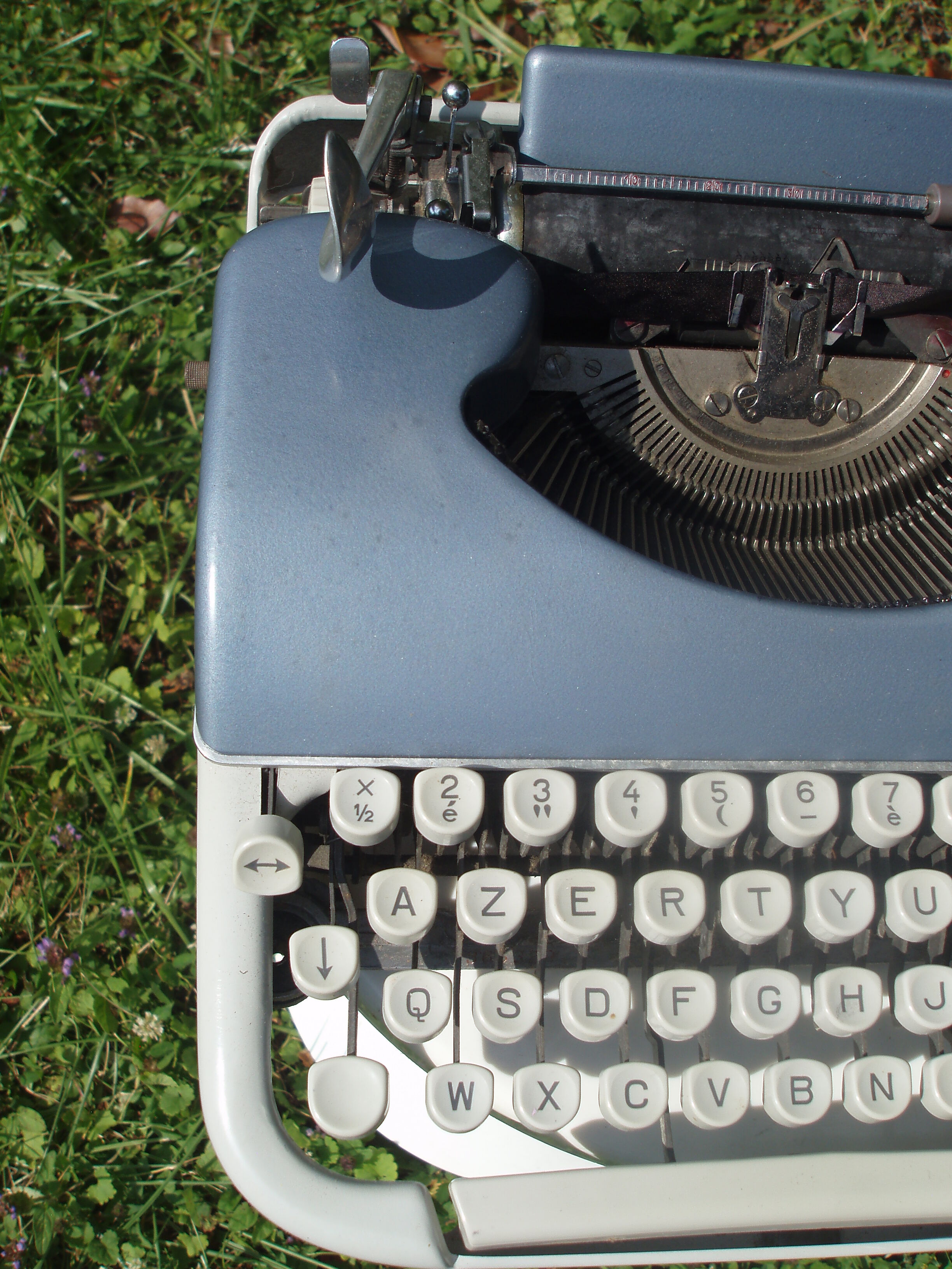 Typewriter blue japy script  with manual and carrying case