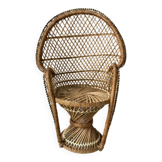 fauteuil de poupée en osier et rotin type Emmanuelle années 60