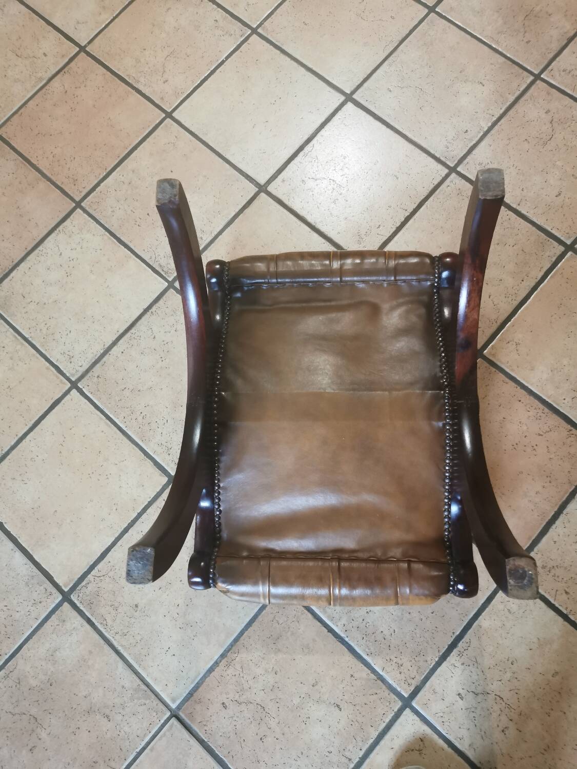 Chesterfield footrest