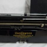 Underwood typewriter writing machine