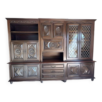 Vaisselier en bois, avec vitrines en verre et espace TV avec plateau tournant