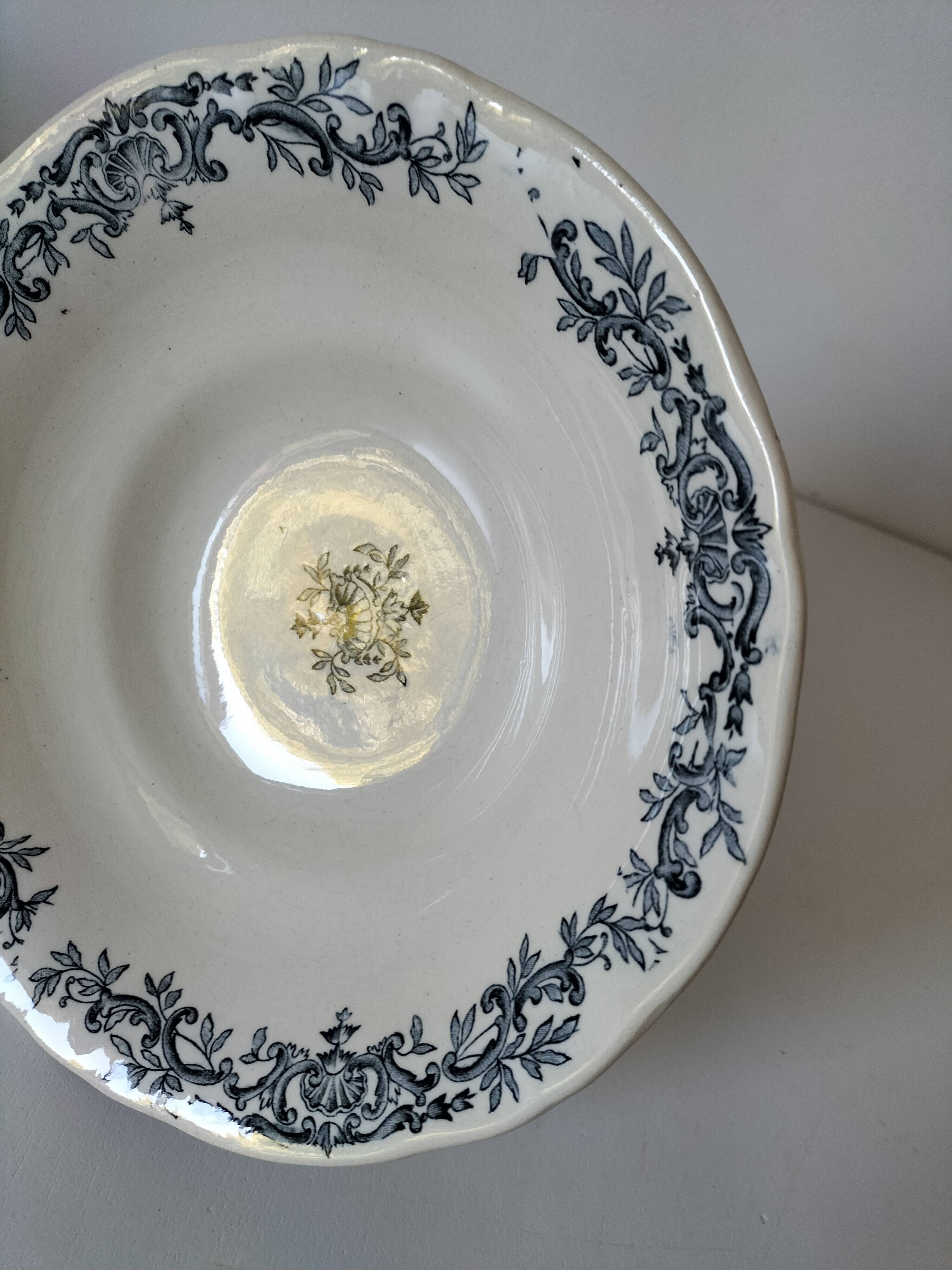 Compote dish on pedestal Longchamp, Régent model, period R. Charbonnier.