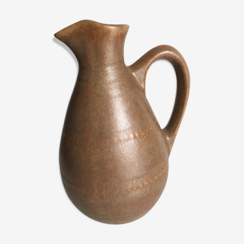 Digoin pitcher