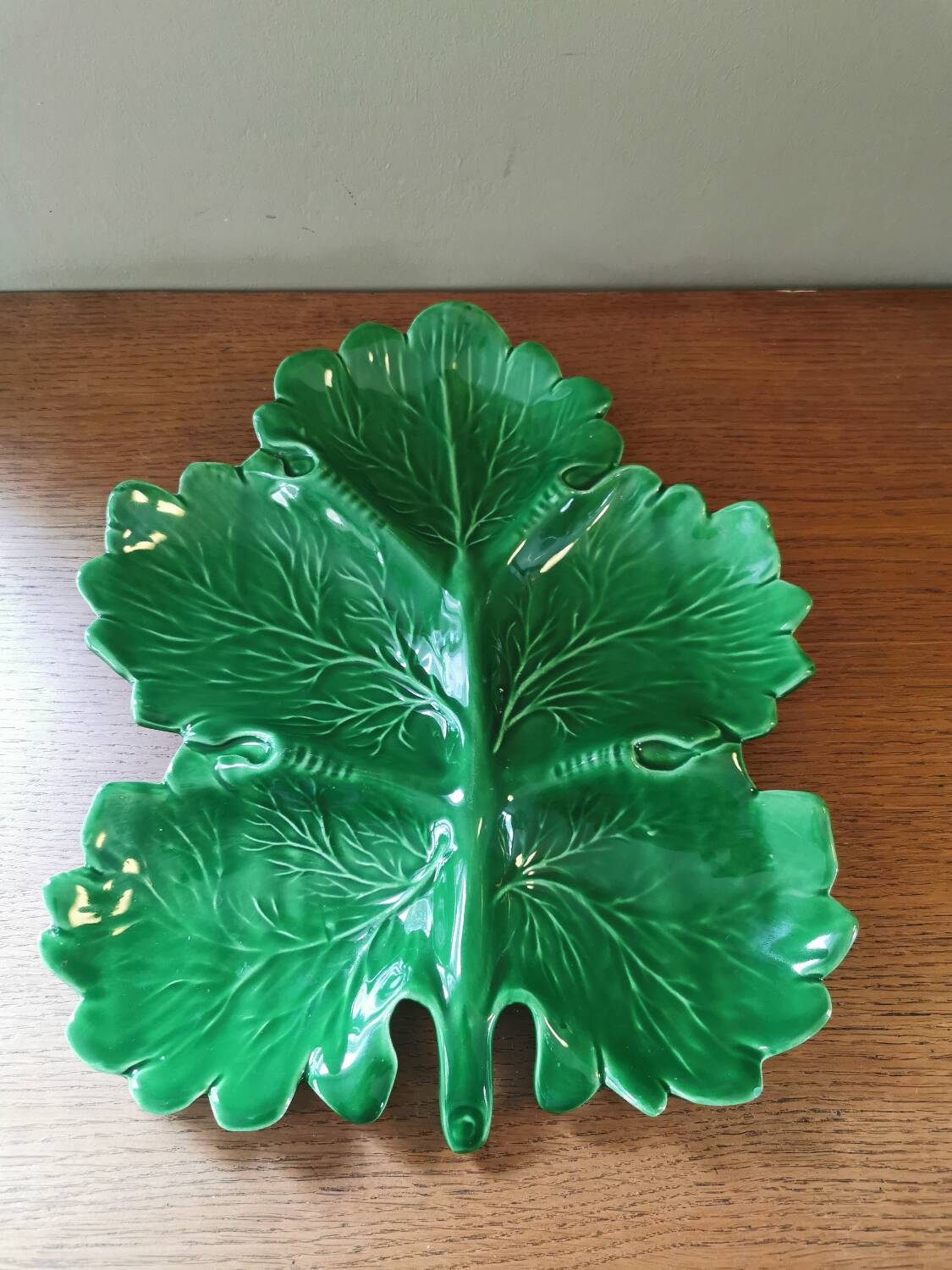 Vintage green leaf slip dish